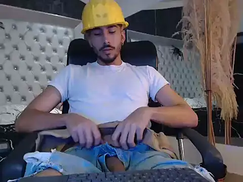 JhosuaCollins  online show from October 4, 2025, 4:52 pm