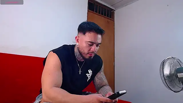 tommyblessd1 online show from February 15, 2026, 3:51 am