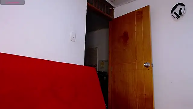 tommyblessd1 online show from November 15, 2025, 4:49 am