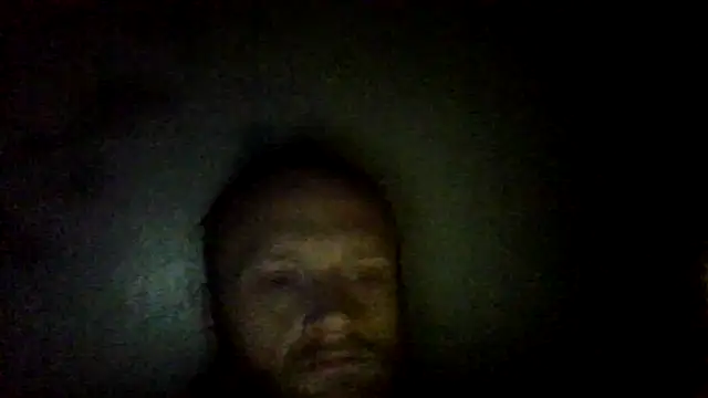 Snapshot of Hurri21 chatting on November 17, 2025, 8:51 am Hurri21 online show from November 17, 2025, 8:51 am