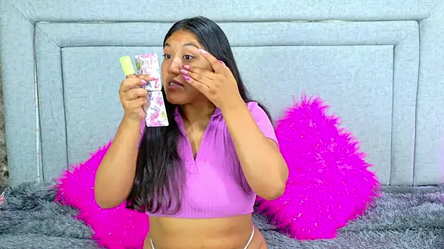 SharaRous online show from November 21, 2025, 12:04 pm