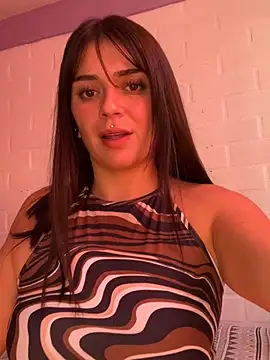 Snapshot of cami_lorena chatting on April 4, 2026, 12:56 pm cami lorena online show from April 4, 2026, 12:56 pm