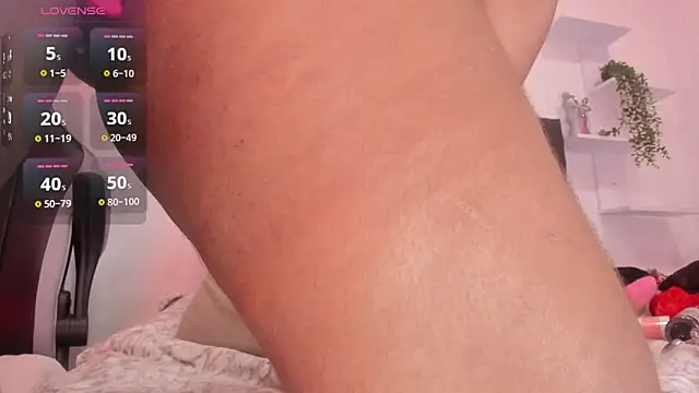 AngelThroatt online show from October 11, 2025, 3:35 pm