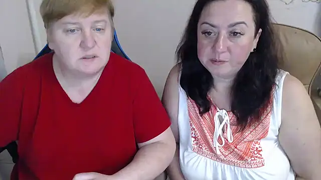 Snapshot of Bertie_Adeline chatting on October 30, 2025, 7:44 pm Bertie Adeline online show from October 30, 2025, 7:44 pm