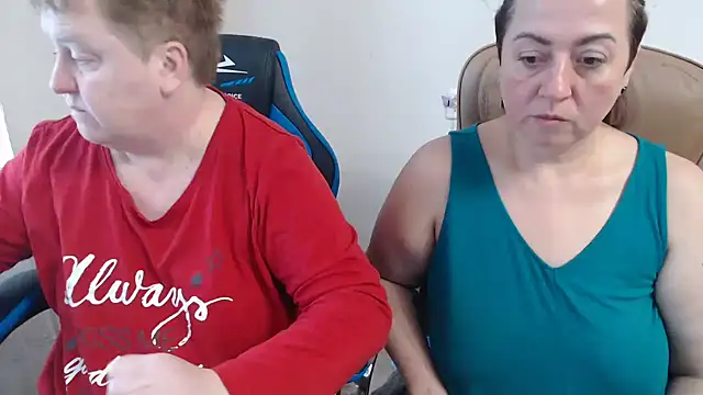 Snapshot of Bertie_Adeline chatting on November 16, 2025, 7:57 am Bertie Adeline online show from November 16, 2025, 7:57 am