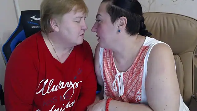 Snapshot of Bertie_Adeline chatting on November 5, 2025, 3:04 pm Bertie Adeline online show from November 5, 2025, 3:04 pm