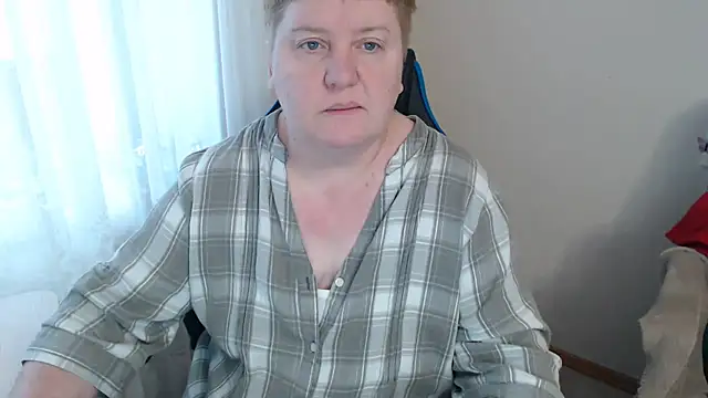 Snapshot of Bertie_Adeline chatting on November 20, 2025, 8:04 am Bertie Adeline online show from November 20, 2025, 8:04 am