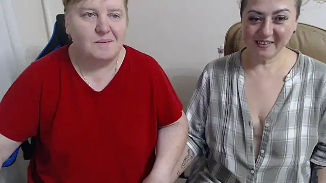 Snapshot of Bertie_Adeline chatting on October 9, 2025, 7:58 pm Bertie Adeline online show from October 9, 2025, 7:58 pm