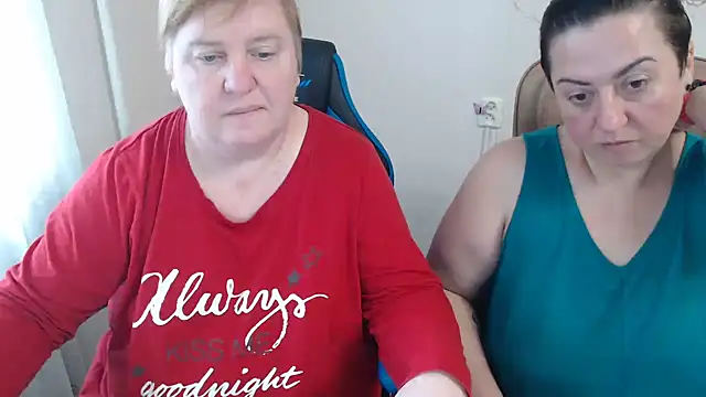 Snapshot of Bertie_Adeline chatting on November 10, 2025, 9:14 am Bertie Adeline online show from November 10, 2025, 9:14 am