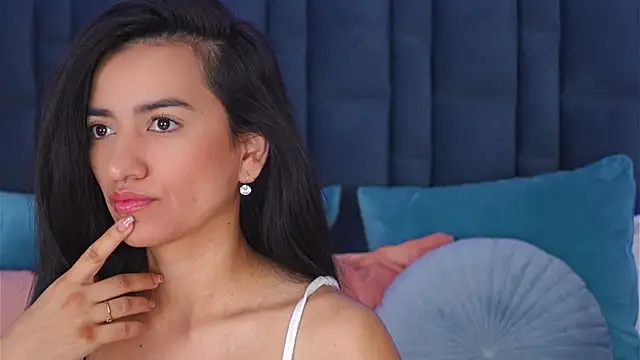 EmilyPrincy online show from December 22, 2025, 5:18 am