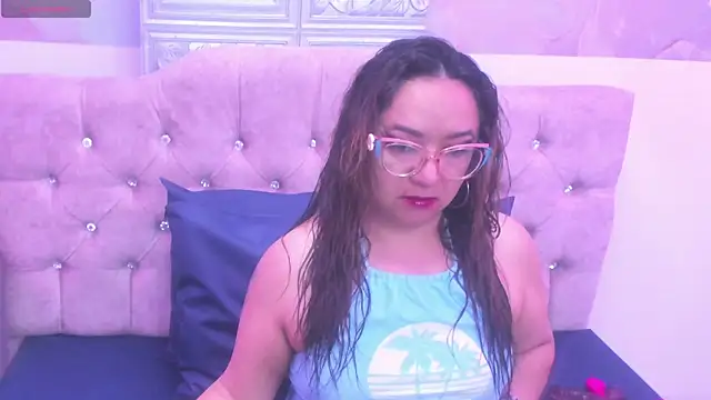 leyla smithh online show from October 22, 2025, 12:26 pm