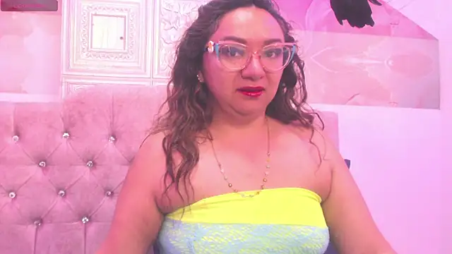 leyla smithh online show from October 27, 2025, 12:17 pm