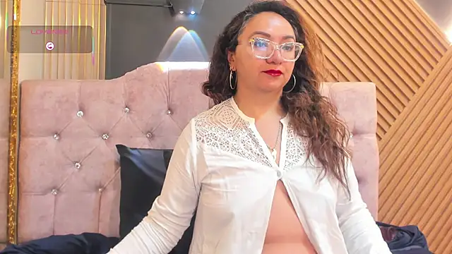 leyla smithh online show from November 15, 2025, 12:31 pm