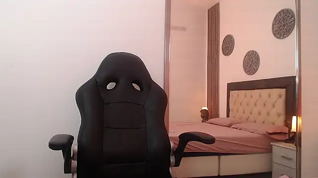 Snapshot of Red_kytty6 chatting on October 28, 2025, 7:57 pm Red kytty6 online show from October 28, 2025, 7:57 pm