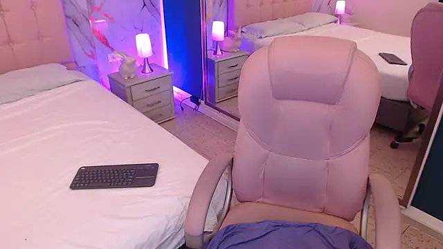 Snapshot of Red_kytty6 chatting on November 20, 2025, 3:56 pm Red kytty6 online show from November 20, 2025, 3:56 pm