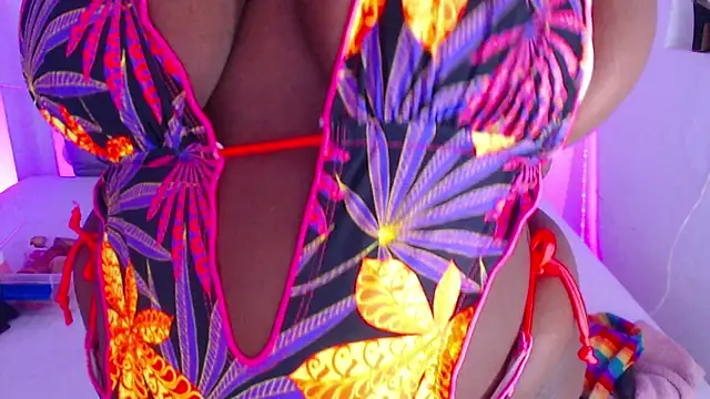 ebony NeighborMoans online show from October 23, 2025, 3:16 am