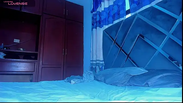 ArnoldSexy  online show from November 16, 2025, 8:13 pm