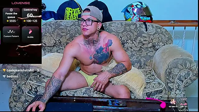 ArnoldSexy  online show from October 7, 2025, 4:57 am