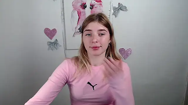 JuiceLips   online show from December 18, 2025, 8:45 pm