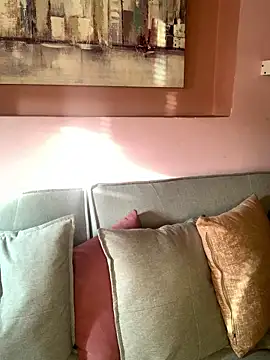 KloePink  online show from December 18, 2025, 11:58 am