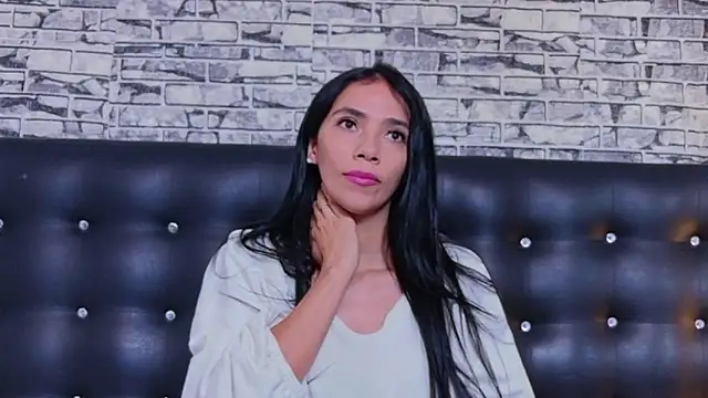 Martina thompson69 online show from October 9, 2025, 1:44 pm