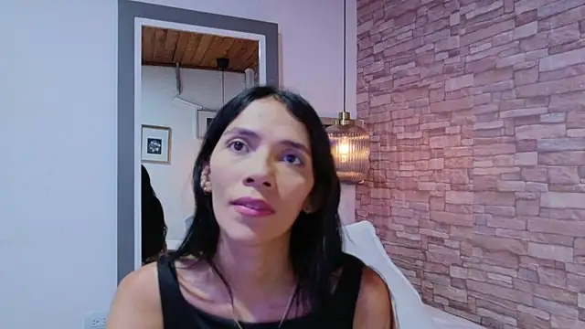 Martina thompson69 online show from March 12, 2026, 4:55 pm