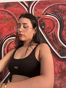 Snapshot of CatadeLuca chatting on November 8, 2025, 7:39 pm CatadeLuca online show from November 8, 2025, 7:39 pm