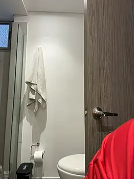 Snapshot of CatadeLuca chatting on October 27, 2025, 6:53 pm CatadeLuca online show from October 27, 2025, 6:53 pm