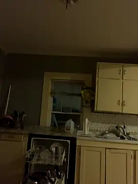 Snapshot of TaylorMade2223 chatting on September 19, 2025, 9:13 am TaylorMade2223 online show from September 19, 2025, 9:13 am