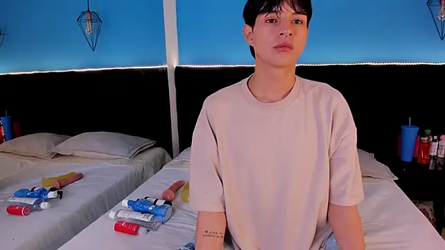 AleAurarashi online show from September 11, 2025, 3:39 am