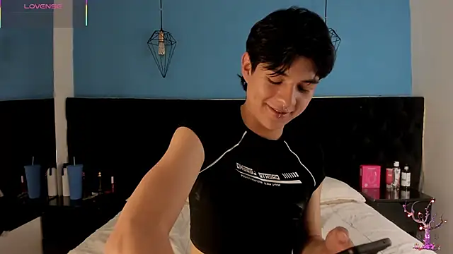 AleAurarashi online show from October 2, 2025, 11:30 pm