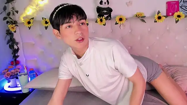 AleAurarashi online show from March 7, 2026, 3:57 am