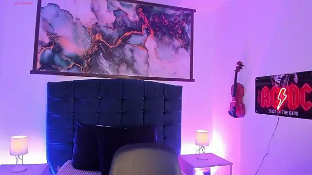 Luna Moo  online show from November 29, 2025, 11:49 pm