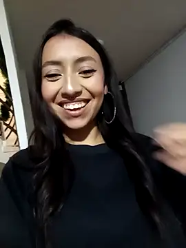 Luna Moo  online show from November 21, 2025, 4:22 am