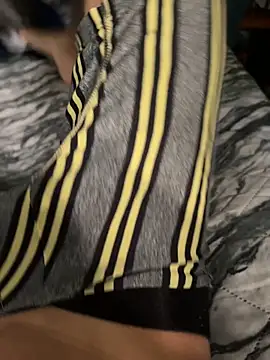 Dani3l17  online show from November 16, 2025, 9:41 pm