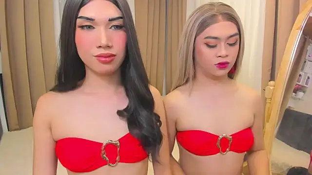 MaxCollins online show from December 1, 2025, 6:53 pm