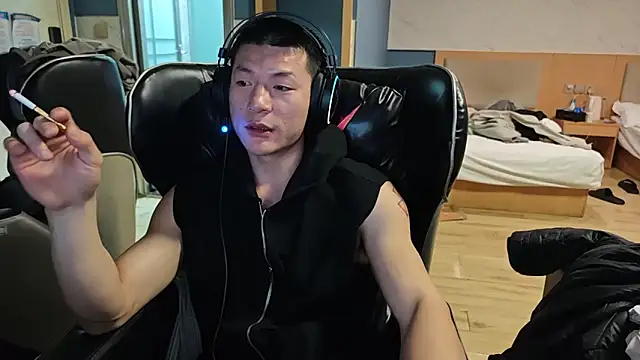 Snapshot of AAASuck chatting on March 21, 2026, 2:10 pm AAASuck online show from March 21, 2026, 2:10 pm