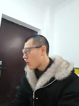 Snapshot of AAASuck chatting on January 17, 2026, 1:26 pm AAASuck online show from January 17, 2026, 1:26 pm