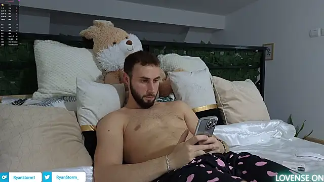 RyanStorm  online show from October 27, 2025, 9:16 pm