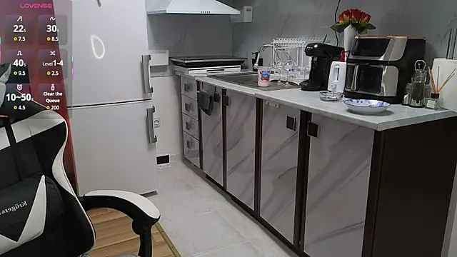 RyanStorm  online show from November 8, 2025, 3:15 pm