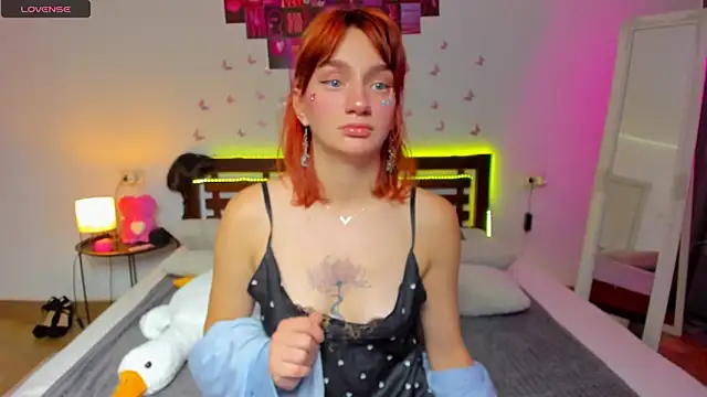 ArinaWinss online show from October 1, 2025, 7:35 am