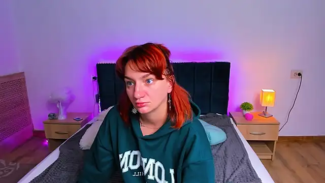 ArinaWinss online show from October 7, 2025, 1:39 am