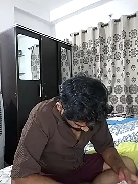 Snapshot of avi007p chatting on July 24, 2026, 4:36 pm avi007p online show from July 24, 2026, 4:36 pm