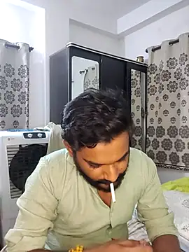 Snapshot of avi007p chatting on August 6, 2026, 5:41 pm avi007p online show from August 6, 2026, 5:41 pm