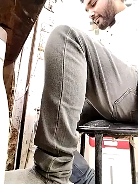 avi007p online show from February 16, 2026, 10:03 am