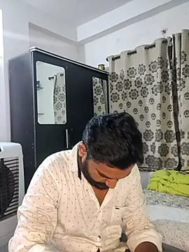 Snapshot of avi007p chatting on July 31, 2026, 5:21 pm avi007p online show from July 31, 2026, 5:21 pm