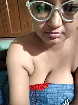 Lovebites0 online show from September 28, 2025, 9:33 pm