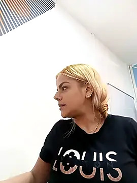 Snapshot of Alanna_Grays chatting on November 26, 2025, 4:29 pm Alanna Grays online show from November 26, 2025, 4:29 pm