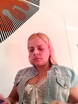 Snapshot of Alanna_Grays chatting on December 1, 2025, 1:34 pm Alanna Grays online show from December 1, 2025, 1:34 pm