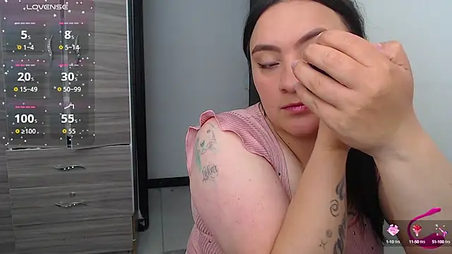 Snapshot of EmilySpicy chatting on September 25, 2025, 3:29 pm EmilySpicy online show from September 25, 2025, 3:29 pm